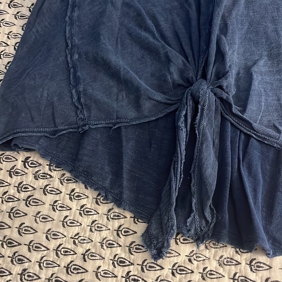 Universal Thread Tie Tank - Picture 5 of 6